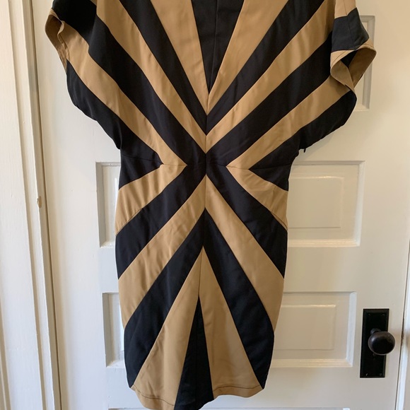 Black and gold dress - Picture 3 of 4